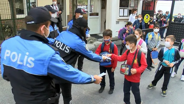 son-dakika-milli-egitim-bakani-biz-de-okullari-tamamen-acmak-istiyoruz-ama-salgin-izin-vermiyor-1605523465010.jpg SON DAKİKA: Milli Eğitim Bakanı: Biz de okulları tamamen açmak istiyoruz ama salgın izin vermiyor-7