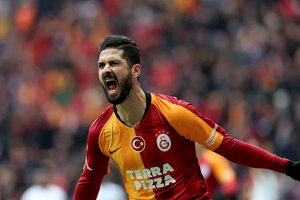 1605099803543.jpg Galatasaray'a imza müjdesi! Emre Akbaba takımda kalıyor-4