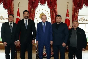 Başkan Erdoğan kabul etti: Şampiyon güreşçiler Dolmabahçe’de
