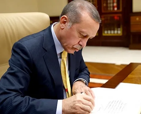 Başkan Erdoğan’a 2 başdanışman, 2 danışman