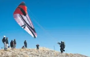 Cudi’de yamaç paraşütü etkinliği düzenlendi