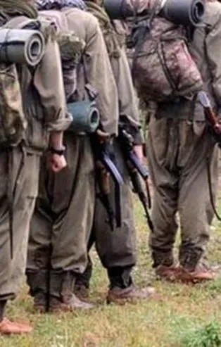 Terör örgütü YPG/PKK, Suriye'de onlarca genci zorla silah altına aldı!