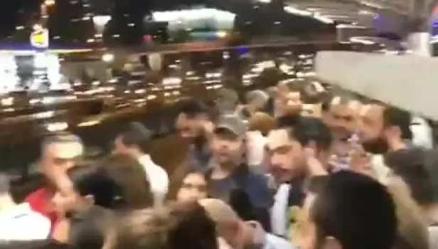 Cevizlibağ metrobüs durağında yoğunluk! Vatandaş isyan etti...