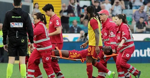 Yeşil sahada korku dolu anlar | Evan Ndicka aniden yere yığıldı! Udinese-Roma maçı tatil edildi