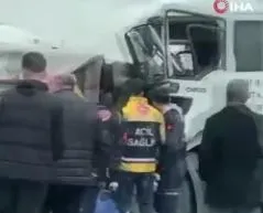 Son dakika: Haramidere TEM bağlantı yolunda kaza! 2 TIR çarpıştı-2