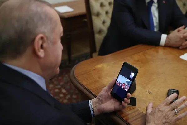 baskan-erdogan-dunya-sampiyonu-kadin-boksorleri-tebrik-etti-1653077408885.jpg Başkan Erdoğan dünya şampiyonu kadın boksörleri tebrik etti-2