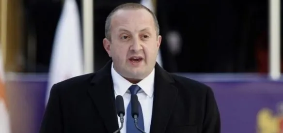 Gürcistan Cumhurbaşkanı Giorgi Margvelaşvili, eski Cumhurbaşkanı Mihail Saakaşvili'nin vatandaşlıktan çıkarılmasına ilişkin kararnameyi onayladı