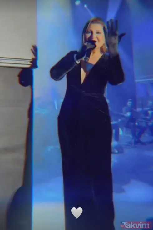 Sibel Can derin göğüs dekoltesiyle sahne aldı! Kızı Melisa Ural ile göz göze gelince bakın ne yaptı! O anlar çok konuşuldu - 7