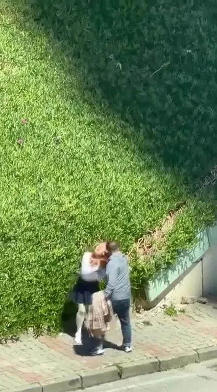 maltepede-sokak-ortasinda-kadina-yumruk-mudahale-edenlere-de-saldirdi-1777451239059.jpeg Maltepe'de sokak ortasında kadına yumruk: Müdahale edenlere de saldırdı-2