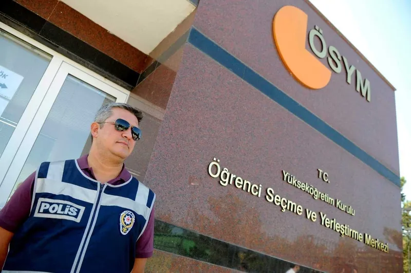 gizli-bolmede-yakalanan-fetocu-sadan-sakinanin-iddianamesi-hazir-2010-kpsssinde-delil-karatma-1772547764630.jpeg Gizli bölmede yakalanan FETÖ'cü Şadan Sakınan'ın iddianamesi hazır: 2010 KPSS'sinde delil karatma...-3