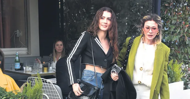 Burcu Özberk'ten ilginç itiraf! 'O zaman çok küçüktüm'