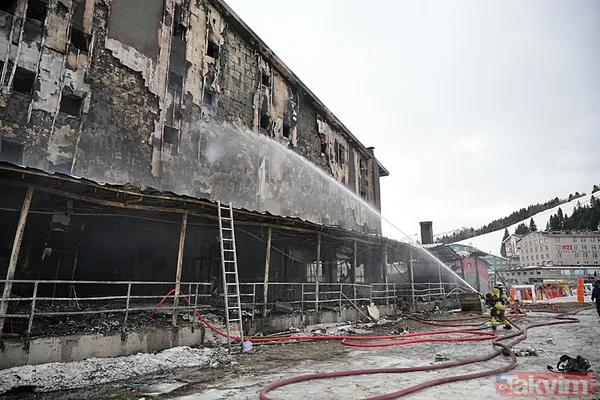 Otel Mühürlendi Bu Arada Yangından Ağır Hasar Gören Otel De Mühürlendi. 1982'De Faaliyete Geçen Otelin, Denetimlerde Tespit Edilen Eksiklikler Nedeniyle 2 Ay...
