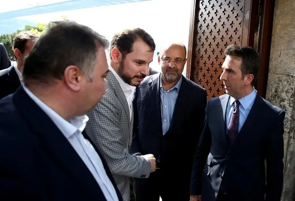 Bakan Berat Albayrak'tan Demirören Ailesine taziye ziyareti-1