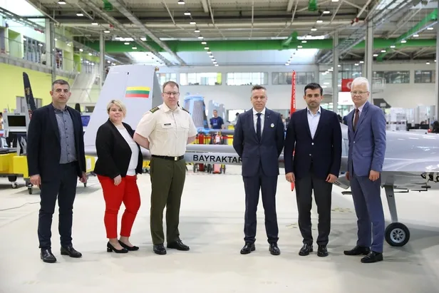 Baykar'dan Litvanya'ya TB2 hediyesi: "Bağışların Ukrayna'ya insanı yardım olarak gönderilmesini rica ediyoruz"-3