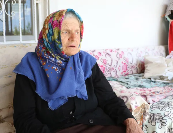 denizlide-76-yasindaki-kadin-para-ve-ziynet-esyalarinin-calindigini-jandarma-gelince-ogrendi-uzuntuden-bayildi-1652609468413.jpg Denizli'de 76 yaşındaki kadın para ve ziynet eşyalarının çalındığını jandarma gelince öğrendi! Üzüntüden bayıldı-7