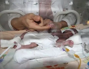 Parmak bebek dünyaya geldi