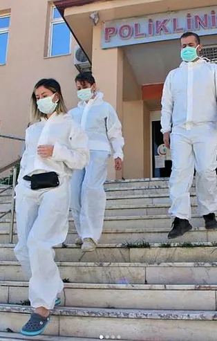 Dünya 'ikna timleri'ni konuşuyor! AP Türkiye'nin aşılama başarısını böyle gördü: 'En ücra köylerde bile kapı kapı dolaşıyorlar!'