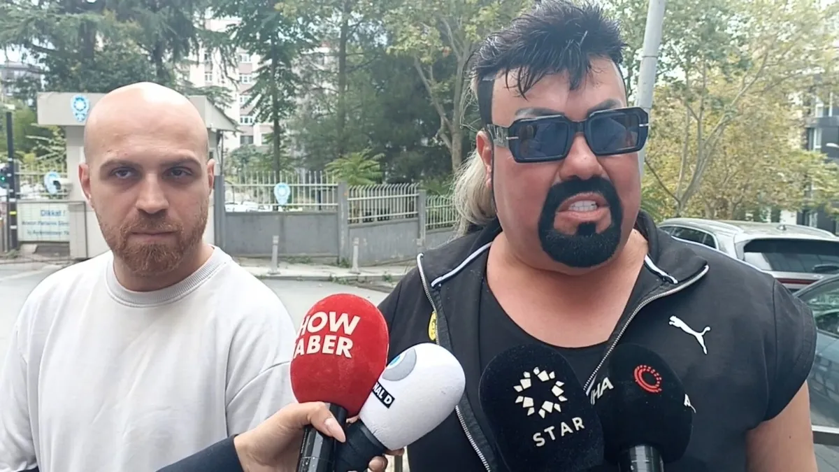 kobra-murata-harac-tehdidi-evini-kelesle-tarariz-dediler-1789735033668.jpeg Ünlü şarkıcı Kobra Murat'a kan donduran tehdit! "Evini yakarız, torununu kaçırırız"-5