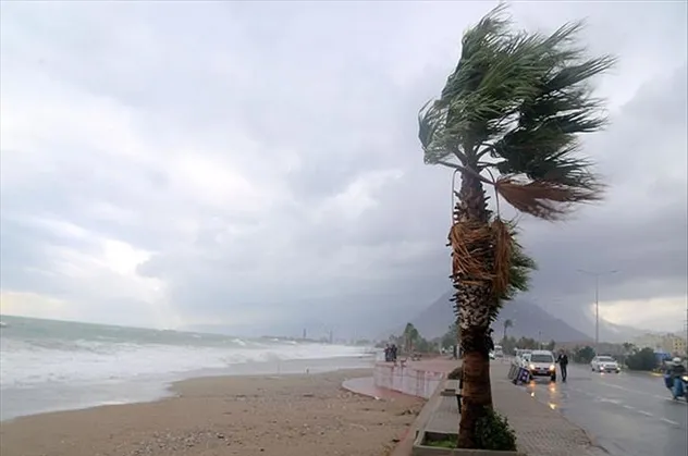 HAVA DURUMU | Saatte 60 km! Hafta sonu plan yapanlar dikkat! Meteoroloji'den o illere flaş uyarı!
