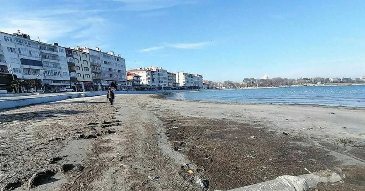 Tekirdag Da Deniz 30 Metre Cekildi Takvim