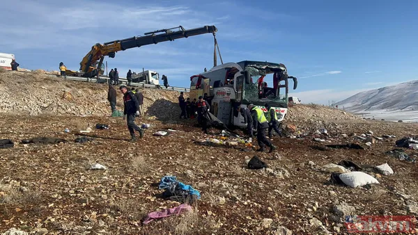 SON DAKİKA! Afyonkarahisar'da yolcu otobüsü devrildi! Çok sayıda ölü ve yaralı var! Valilikten açıklama - 12