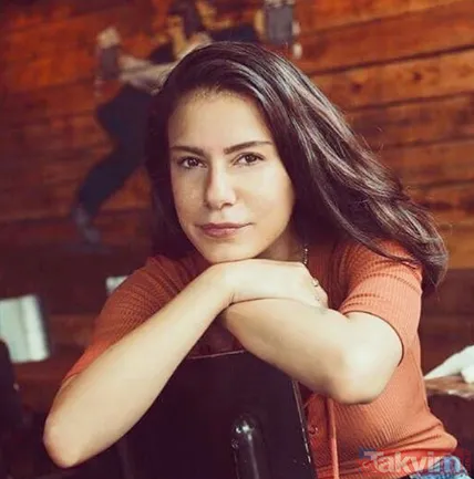 Bahar Candan göğüs frikiği ile 'pes' dedirtti! Bornozuyla video çeken skandallar kraliçesi Bahar Candan... - 25