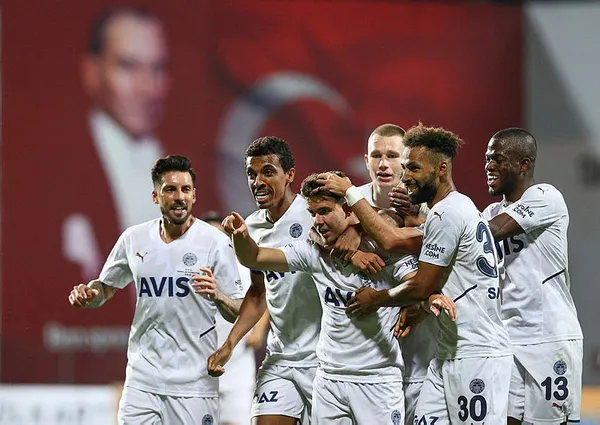 fenerbahce-transferde-tarihi-calim-yemek-uzere-galatasaray-ferdi-kadioglu-icin-devrede-1635670967844.jpg Fenerbahçe transferde tarihi çalım yemek üzere! Galatasaray Ferdi Kadıoğlu için devrede...-2