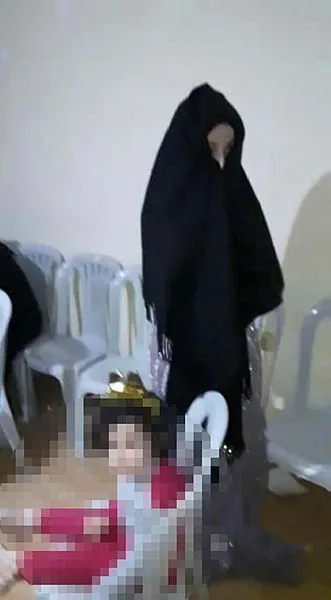 bursada-polis-gurultu-ihbarina-gitti-dairede-dugun-yapildigi-ortaya-cikti-1613123354719.jpg Bursa'da polis gürültü ihbarına gitti! Dairede düğün yapıldığı ortaya çıktı-6