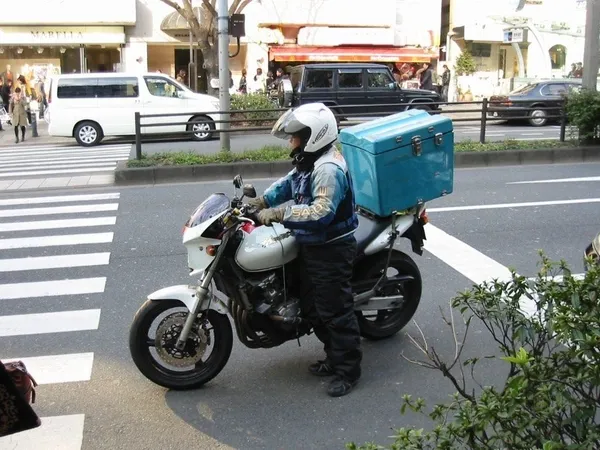 Salgın patladı eve sipariş çoğaldı: Kuryeler ise canı pahasına çalıştı-1