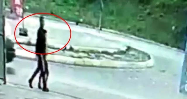 İstanbul'da sapık dehşeti! 9 yaşındaki çocuğu ormanlık alana götürdüğü anlar kamerada-1