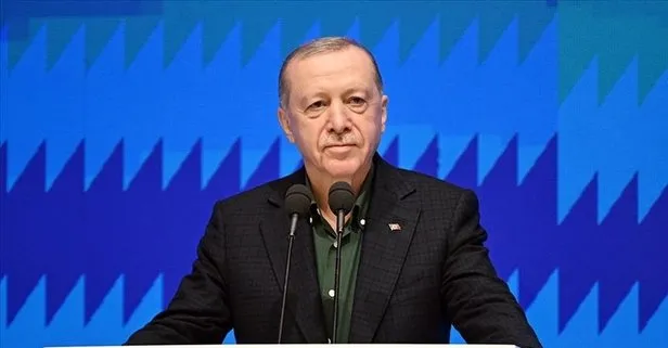 "Milyonlar nefer dünya bizi bekler"! Tarihi günde yeni slogan yeni şarkı