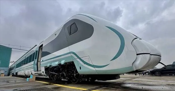 Türkiye'nin ilk milli hızlı treninin gelecek yıl raylara inmesi hedefleniyor