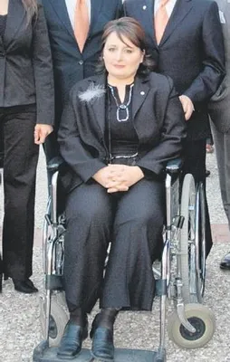 Emeline ulaştı