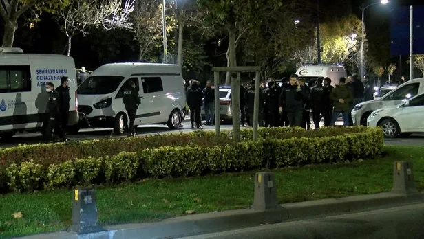 uskudarda-supheli-olum-parkta-silahla-vurulmus-bir-erkek-cesedi-bulundu-1638154112621.jpeg Üsküdar'da şüpheli ölüm! Parkta silahla vurulmuş bir erkek cesedi bulundu-4