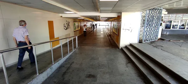 cinayet-islenen-altgecitte-bir-saldiri-daha-tiner-dokup-atese-verdi-1658649376392.jpg Cinayet işlenen altgeçitte bir saldırı daha: Tiner döküp ateşe verdi-2