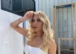 İrem Derici’den bikinili dans şov!