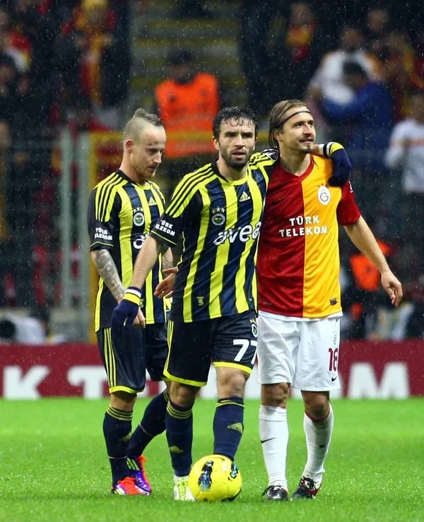 galatasaray-ali-akman-ile-ilgileniyor-ayhan-akman-devrede-1658481142096.jpg