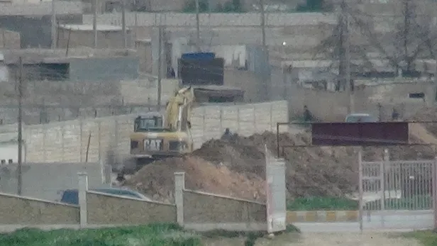 Terör örgütü PKK'yı Türkiye korkusu sardı! Teröristler kazdıkları hendeklere kaçmak için tünel yapıyor-1