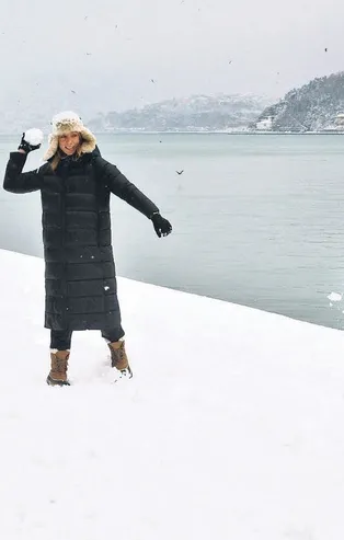 Bade İşçil'den oğlu Azur'a sansür! Babası Malkoç Sualp ile ilgili sırları söylerken ağzını kapatıp susturdu