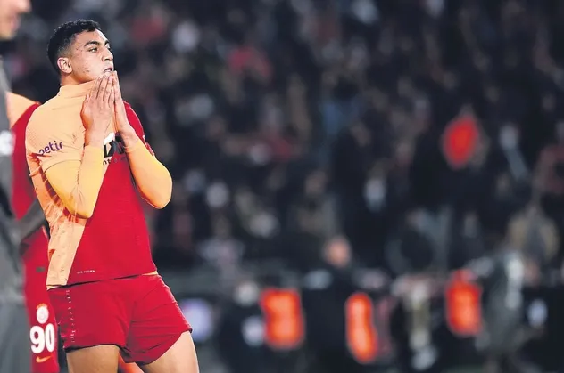 Galatasaray'da Mohamed bilmecesi! Fatih Terim bonservisini almak istediği oyuncuyu 7 maçta 11'de oynatmadı