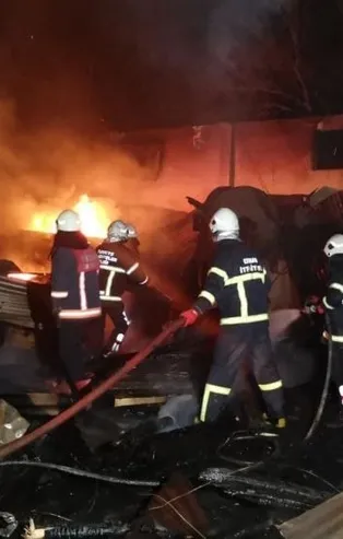 Tokat’ta palet fabrikasında yangın