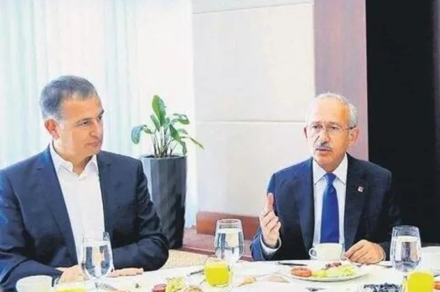Firari FETÖ'cüler Kılıçdaroğlu'nun KHK sözünü ayakta alkışlıyor!