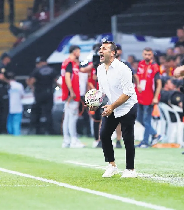 flas-transferler-ile-sov-yapan-aslanin-havasini-giresun-sondurdu-1660429316312.jpeg Flaş transferler ile şov yapan Aslan'ın havasını Giresun söndürdü-4