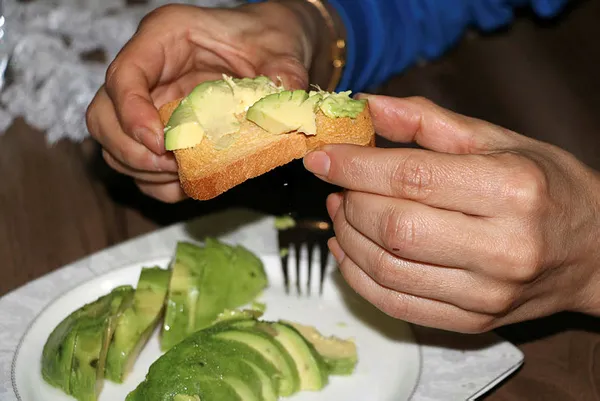 koronavirus-doneminde-avokadoya-talep-patladi-ureticiler-yetisemiyor-1615787528892.jpg Koronavirüs döneminde avokadoya talep patladı! Üreticiler yetişemiyor...-4