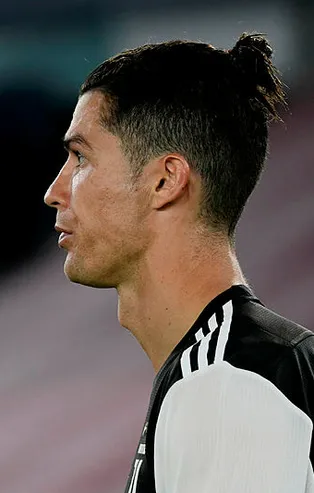 Napoli penaltılarla Juventus'u devirdi, İtalya Kupası'nda uzandı