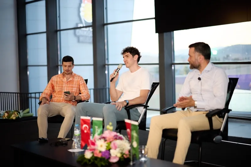 Kırmızı Bisikletle Yeniden Doğuş Maratonu Projesi açılış töreni ve travma yönetimi semineri gerçekleştirildi