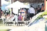 Hande Ataizi sevgilisi Dinç Aydoğdu’yu flayboard yaparken izledi