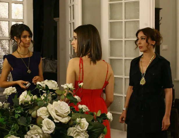 ask-i-memnu-ekibi-namik-kemal-romaniyla-geliyor-meger-behlul-ve-bihterin-hikayesinden-sonra-1627921462978.jpg Aşk-ı Memnu ekibinden fırtınalar koparacak dizi! Bihter ve Behlül tekrar yan yan gelirse...-2