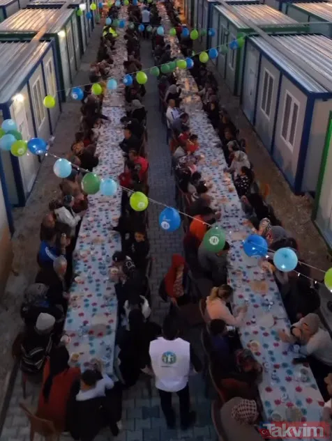 Konteyner Kentte İftar Verdi Büyük Deprem Felaketinin İlk Gününden İtibaren Deprem Bölgesinde Olan Ve Afetzedelere Destek Veren Umuda Koşanlar Derneği Kurucusu...