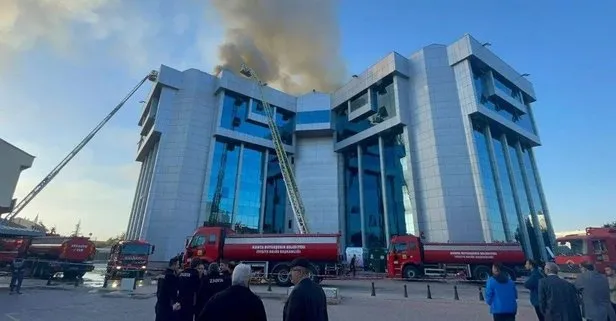 Konya’da belediye binasında yangın! Müdahale sürüyor